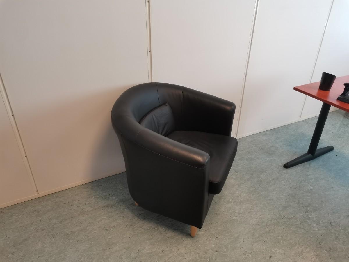 Div. kontormøbler og hyller