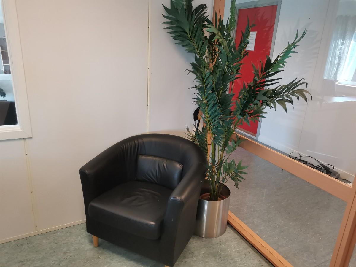 Div. kontormøbler og hyller