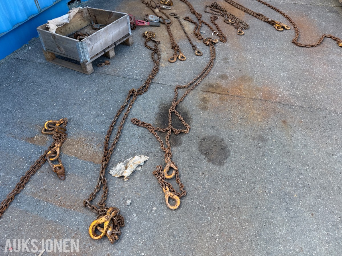 Parti løftekjettinger, kroker og løfteutstyr