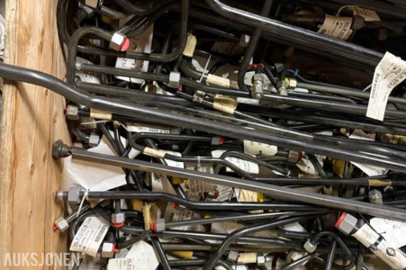 100+ originale hydraulikkrør til Palfinger kraner – stort reservedelsparti