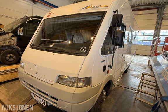 2002 Bürstner Campingbil - Bobil -81748km