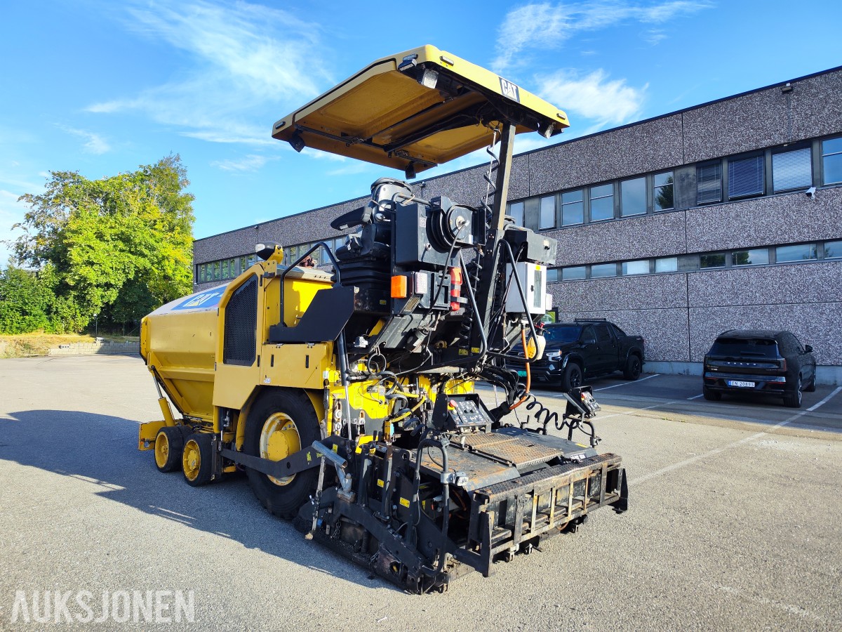 2016 Caterpillar AP300F asfaltutlegger – Cat SE34V – 5 728 timer