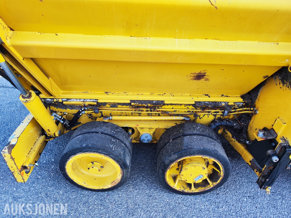 2016 Caterpillar AP300F asfaltutlegger – Cat SE34V – 5 728 timer