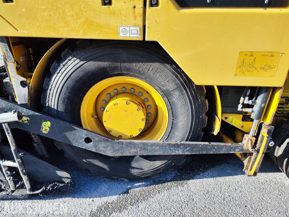 2016 Caterpillar AP300F asfaltutlegger – Cat SE34V – 5 728 timer