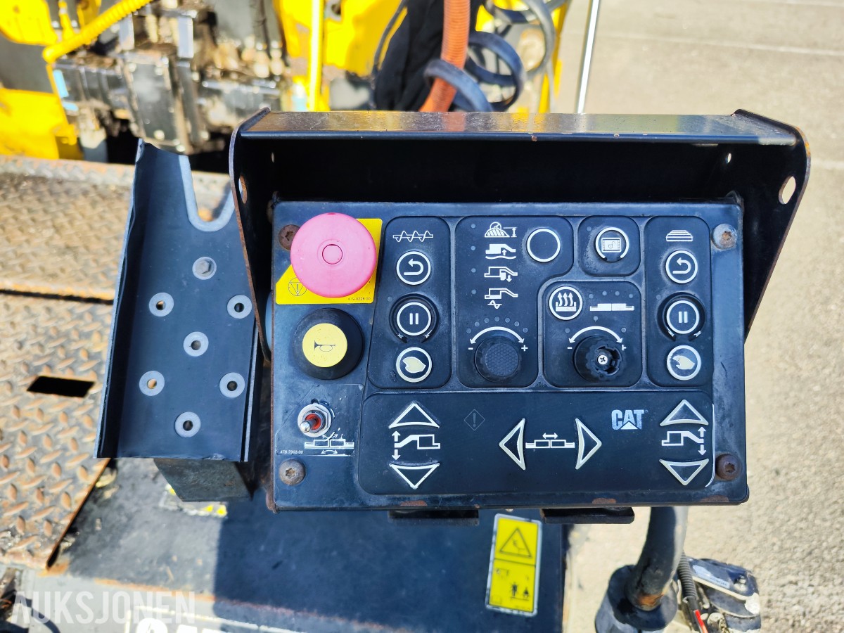2016 Caterpillar AP300F asfaltutlegger – Cat SE34V – 5 728 timer