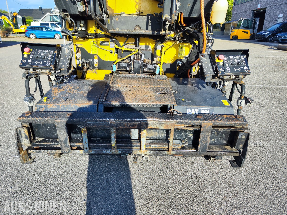 2016 Caterpillar AP300F asfaltutlegger – Cat SE34V – 5 728 timer