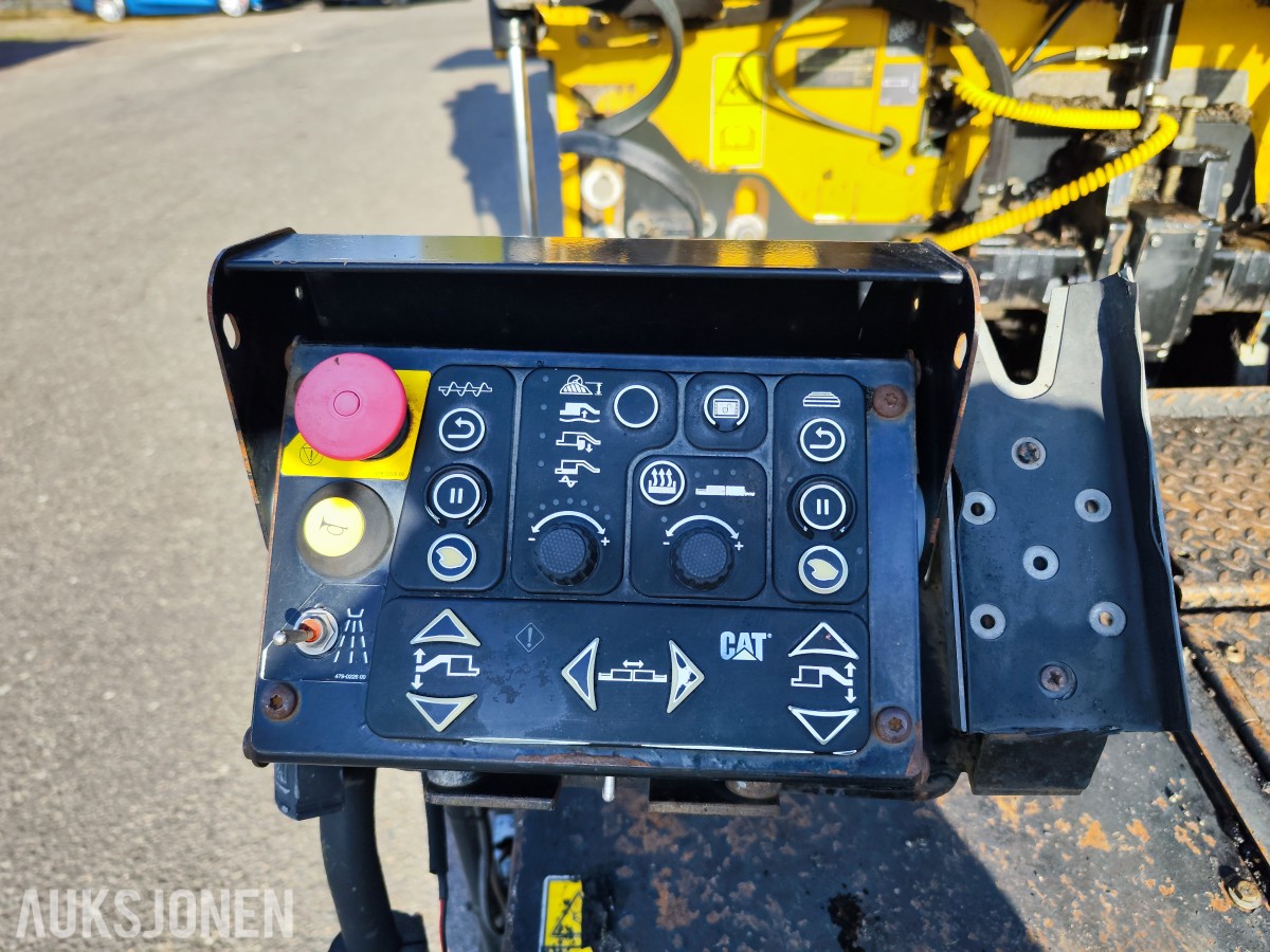 2016 Caterpillar AP300F asfaltutlegger – Cat SE34V – 5 728 timer