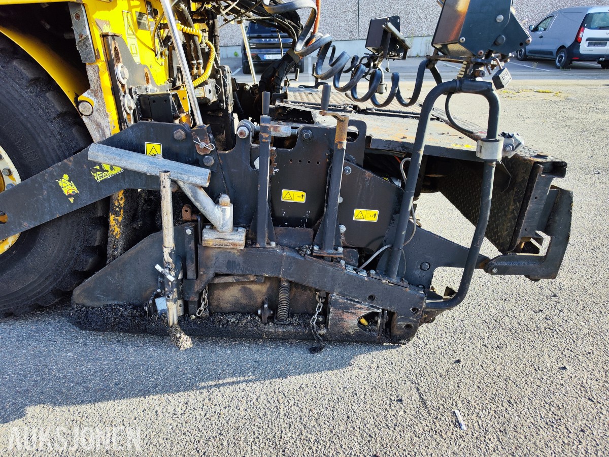2016 Caterpillar AP300F asfaltutlegger – Cat SE34V – 5 728 timer