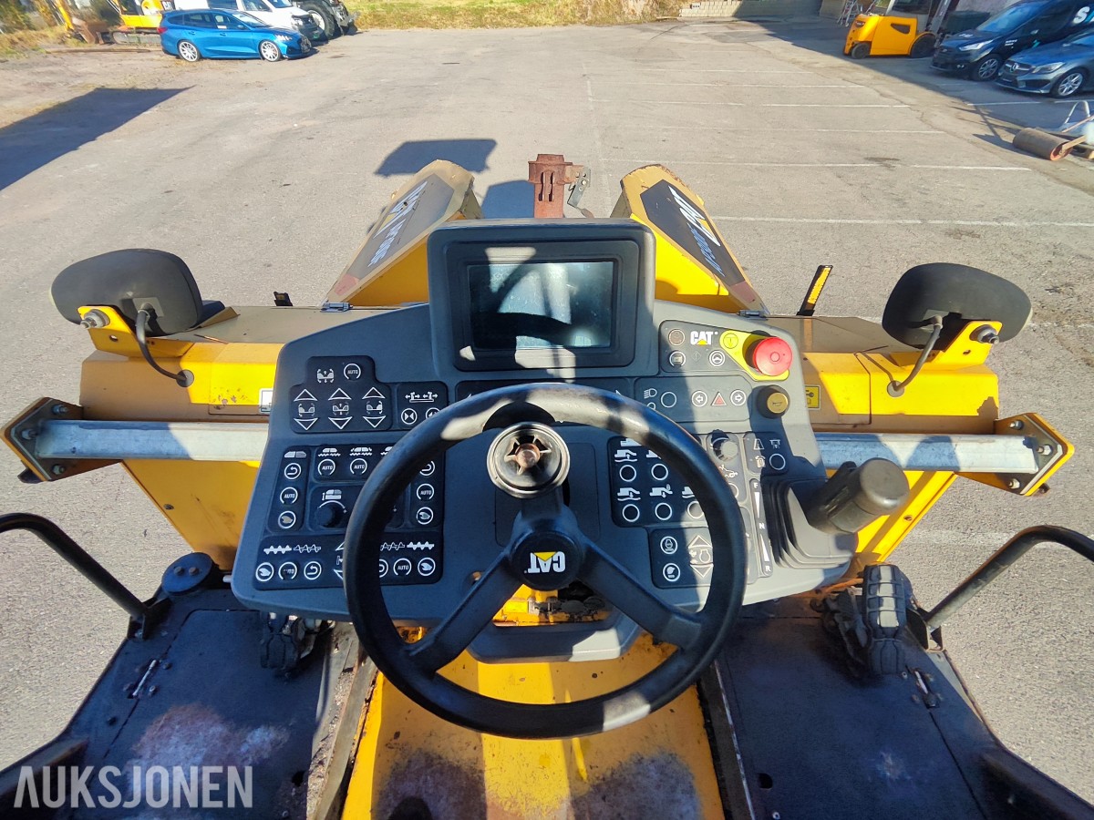2016 Caterpillar AP300F asfaltutlegger – Cat SE34V – 5 728 timer