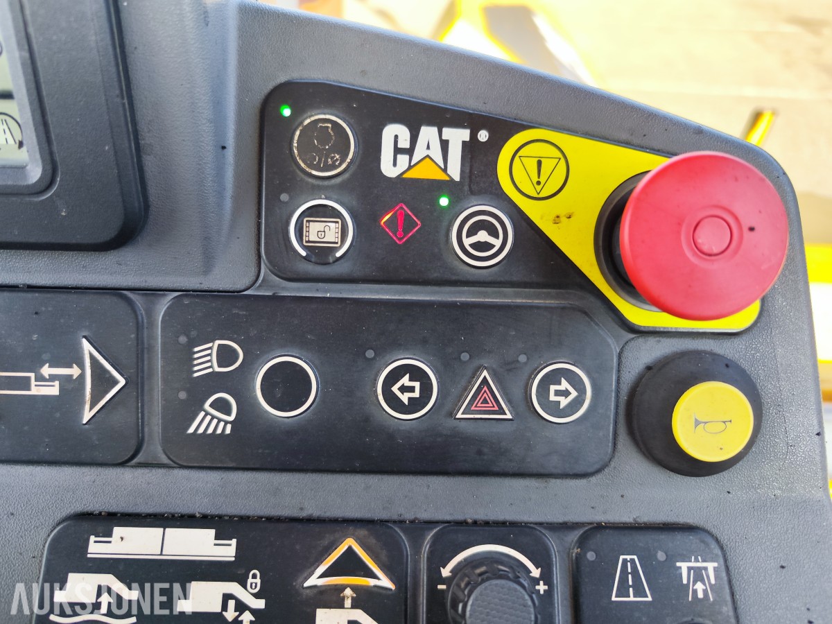 2016 Caterpillar AP300F asfaltutlegger – Cat SE34V – 5 728 timer