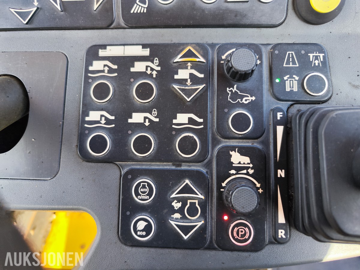 2016 Caterpillar AP300F asfaltutlegger – Cat SE34V – 5 728 timer