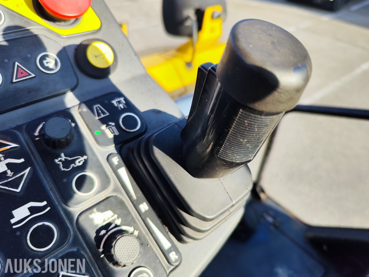 2016 Caterpillar AP300F asfaltutlegger – Cat SE34V – 5 728 timer