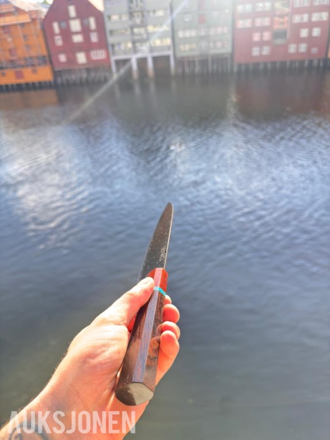 48 TIMERS AUKSJON - Senko 67-lags Damascus 2-delt knivsett + Sashimi-kniv