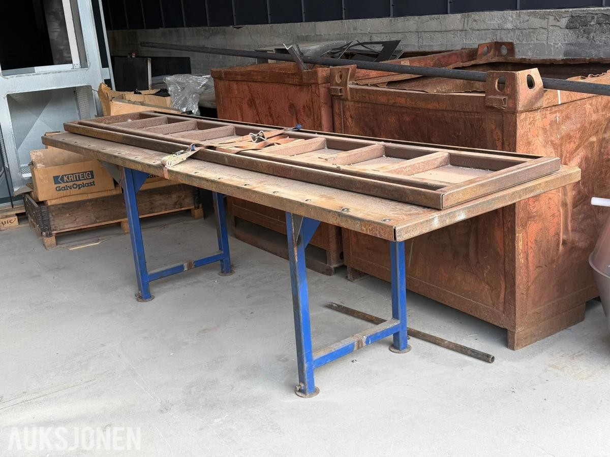 Kulebord / arbeidsbenk med kulelager for platehåndtering