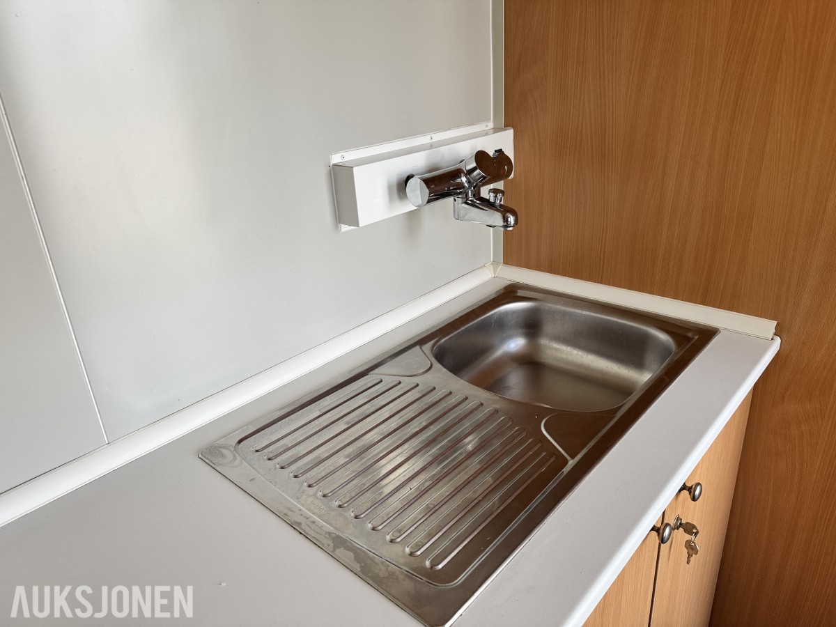 Wiks bobrakke med soverom, kjøkken og bad