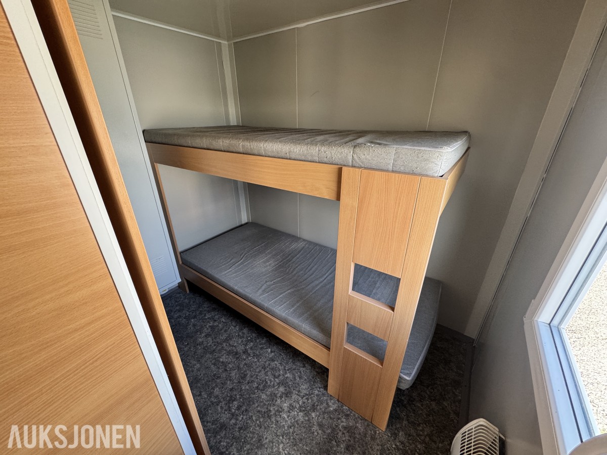 Wiks bobrakke med soverom, kjøkken og bad