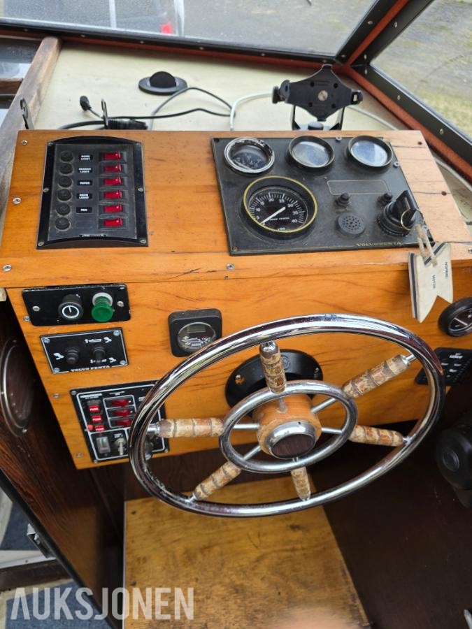 1980 Mørebas 7200 Volvo Penta AD31L-A Duoprop 290 - Reparasjonsobjekt
