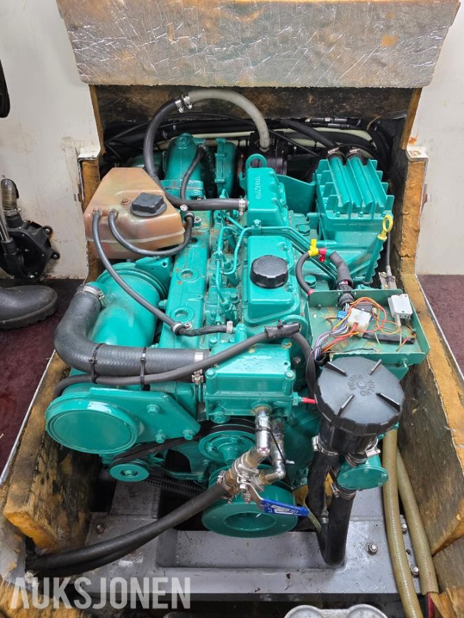 1980 Mørebas 7200 Volvo Penta AD31L-A Duoprop 290 - Reparasjonsobjekt