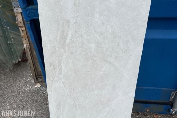 45kvm  utefliser , Helt nye i esker å pall!! Selges etter oppkjøp etter husbygging. Exclusive ute fliser 60x120 / 20mm tykke