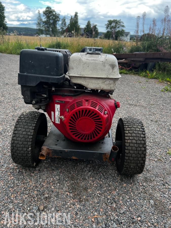 Honda GX390 høytrykk aggregat med mye utstyr!