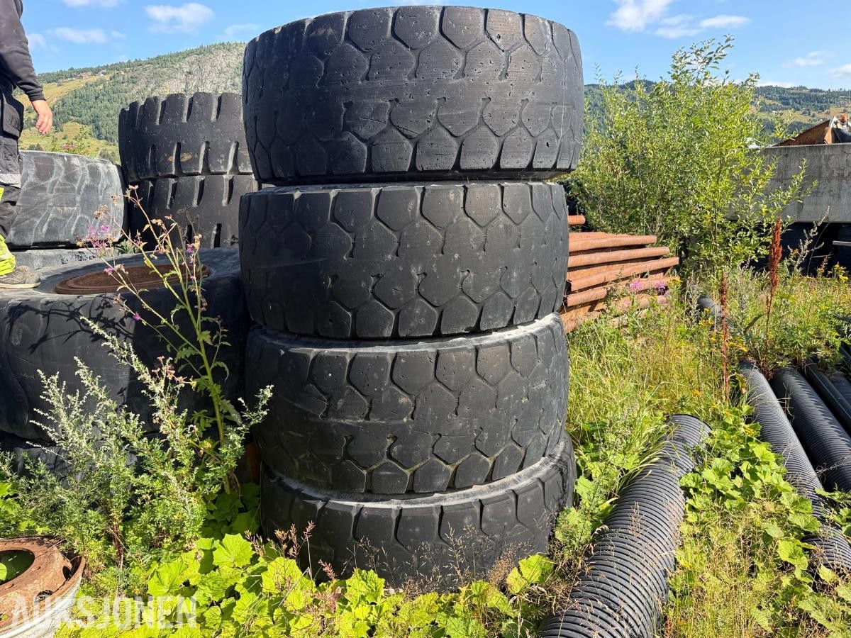 Yokohama hjullasterhjul - Massivedekk - 23.5R25 - Volvo felger