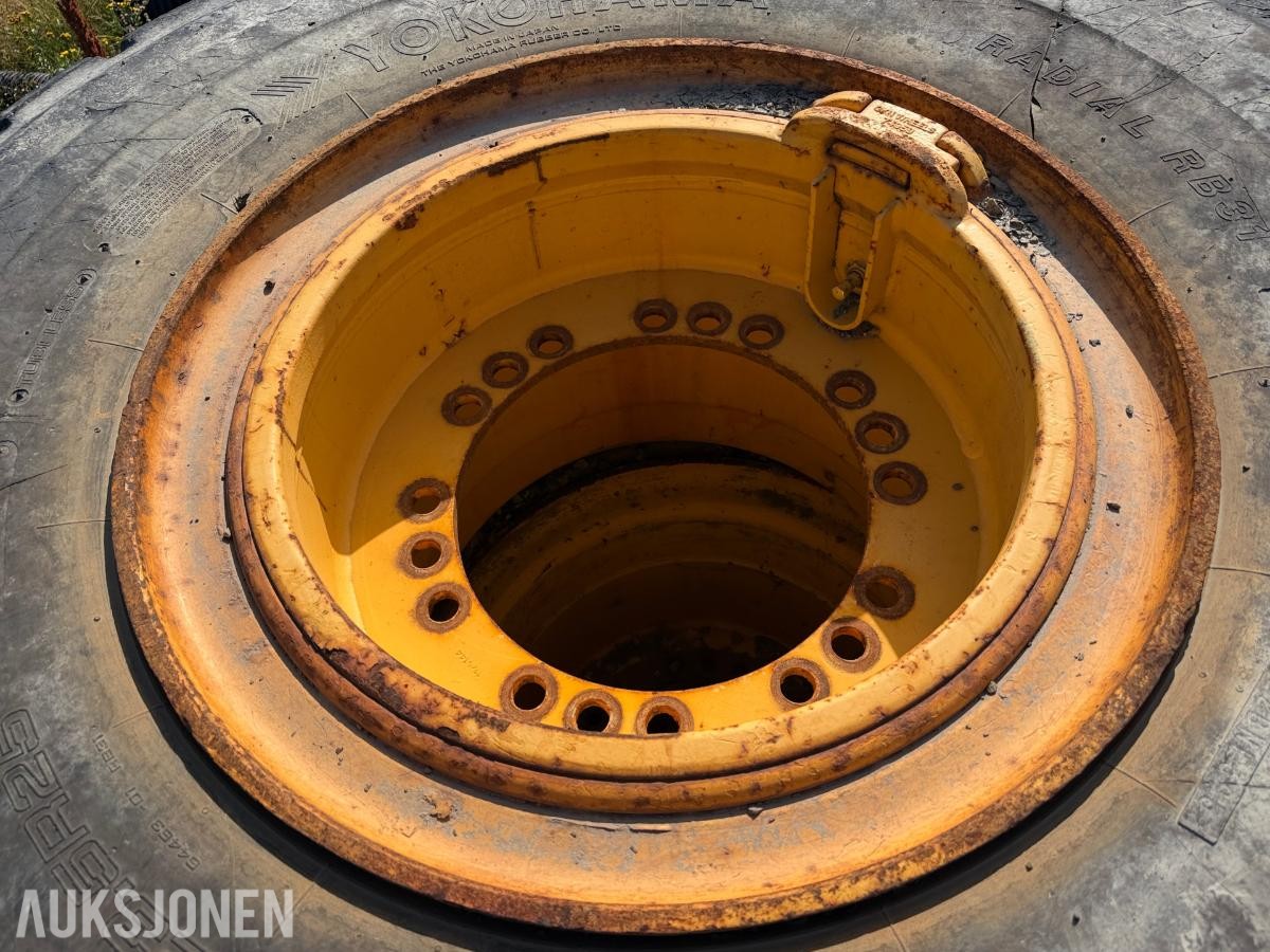 Yokohama hjullasterhjul - Massivedekk - 23.5R25 - Volvo felger
