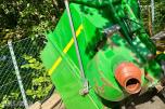John Deere 345H Oppsamler med Hydraulisk Bakåpning