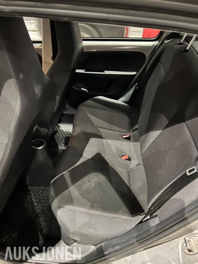 2014 Volkswagen UP!, 60hk manuell, 165000km, S+V dekk