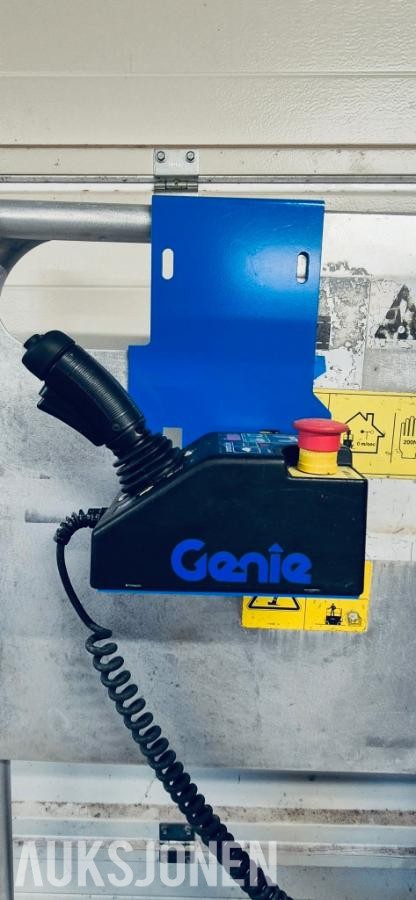 2012 Genie GR-12