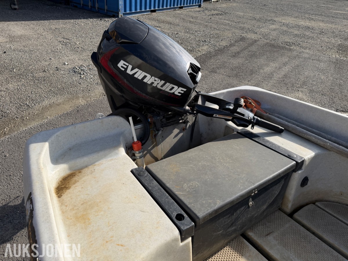 Pioner 15 med båthenger, Evinrude motor 25hk 