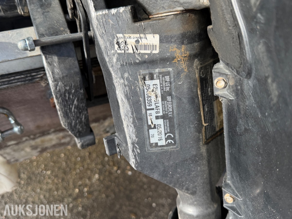 Pioner 15 med båthenger, Evinrude motor 25hk 