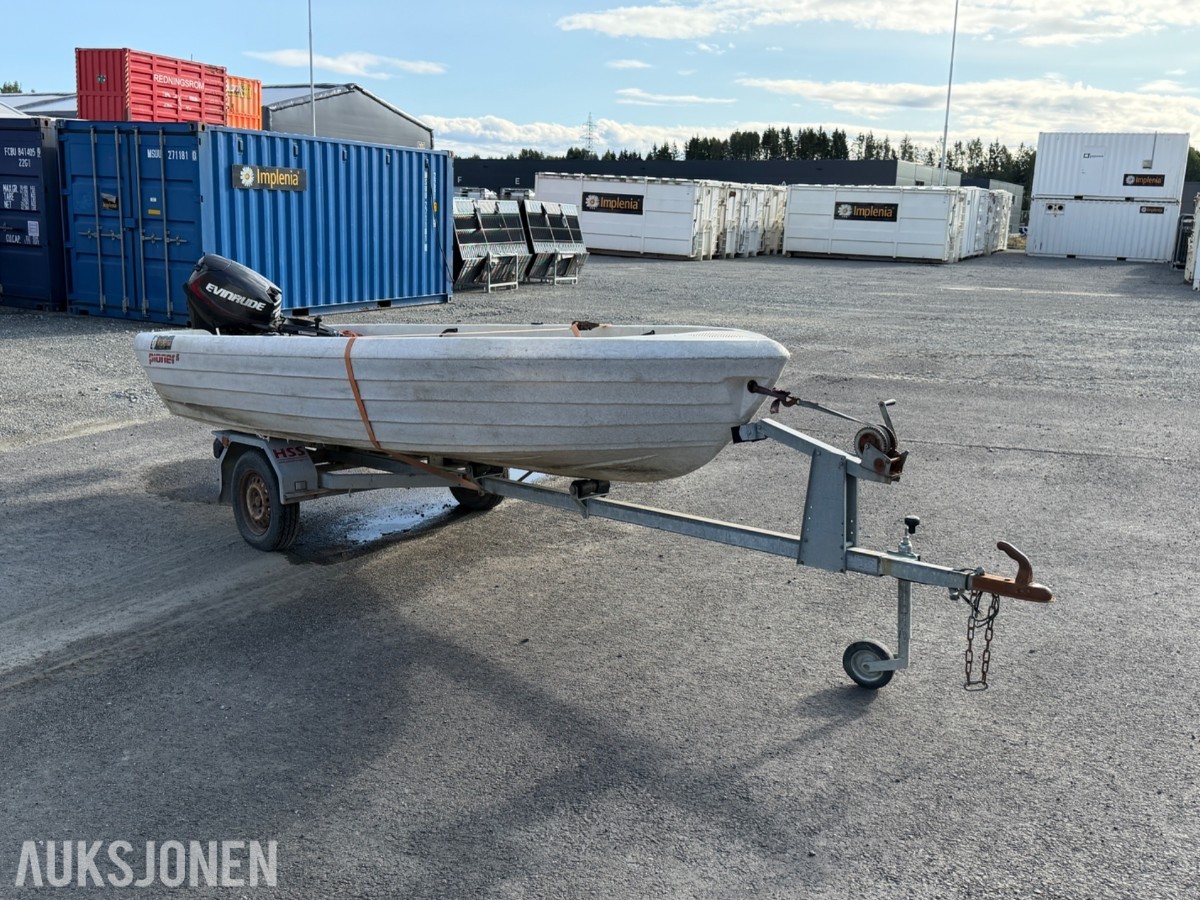 Pioner 15 med båthenger, Evinrude motor 25hk 