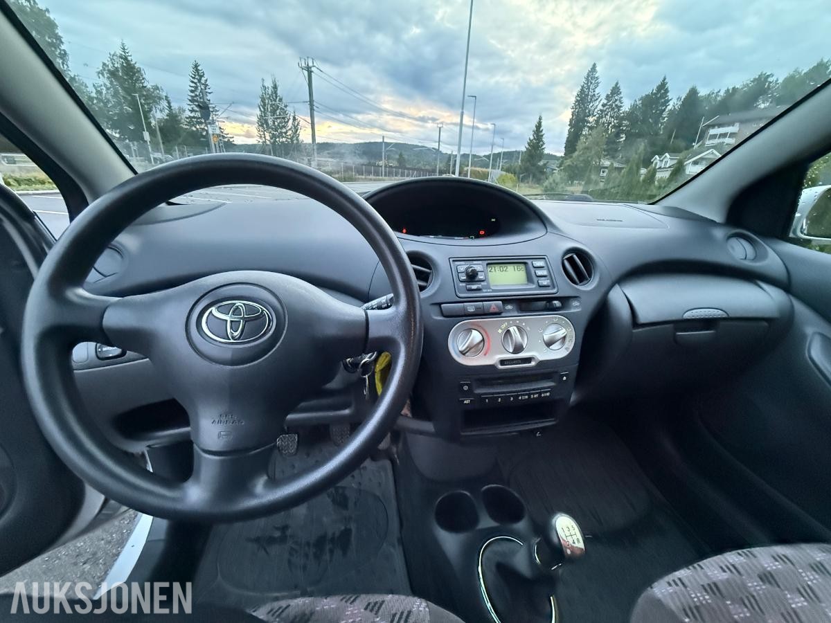 2003 Toyota Yaris 1.0 Bensin 65hk EU ok til 06.2027