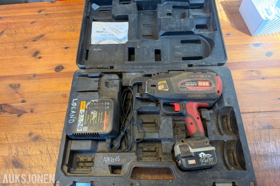 MAX RB397 RE-BAR-TIER – BATTERIDREVET BINDEMASKIN MED LADER OG 30 SPOLER