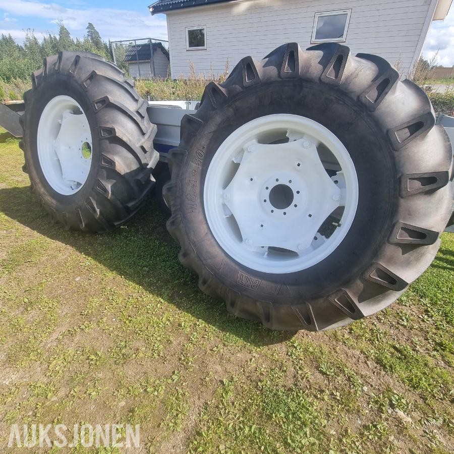 2015 Traktor Hjulsett Bak BKT TR-135 18.9xR30