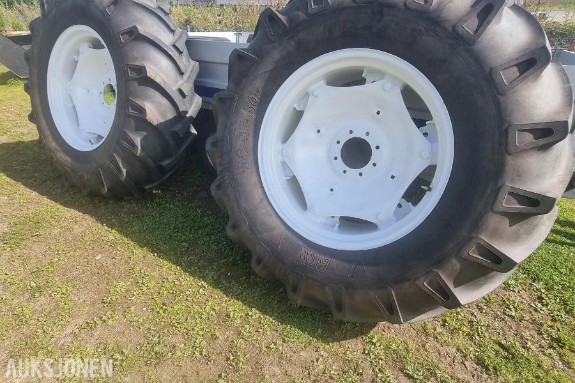 2015 Traktor Hjulsett Bak BKT TR-135 18.9xR30