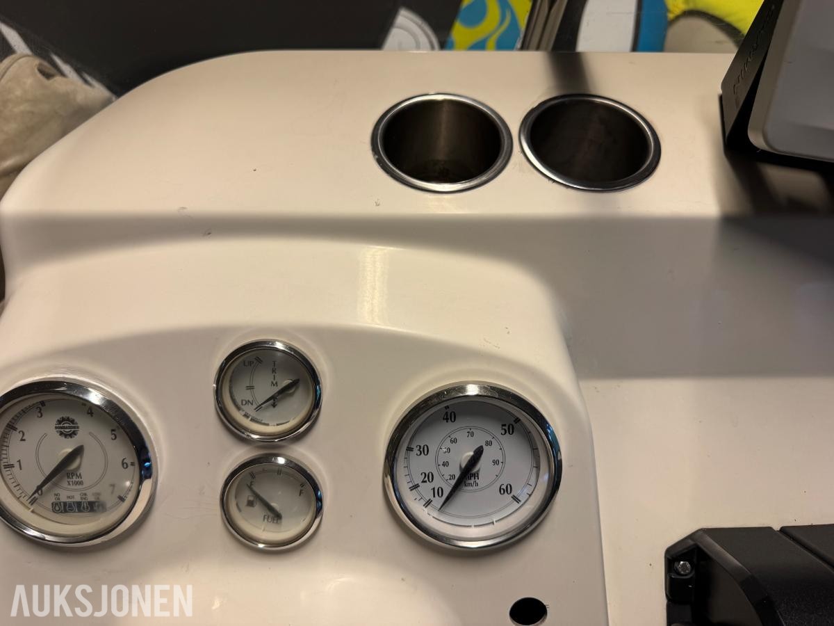 2010 Zodiac Pro 650 Med Evinrude 150 og båthenger