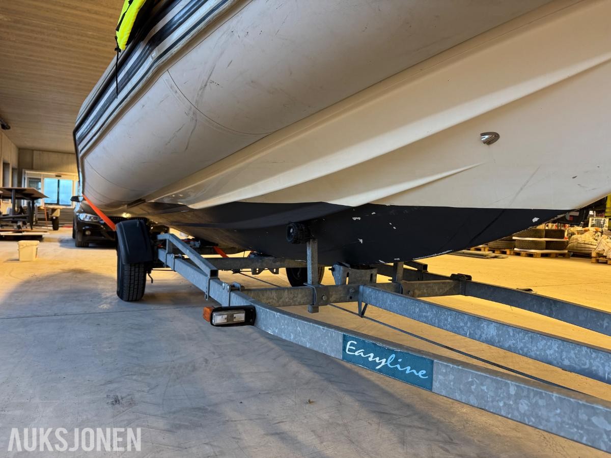 2010 Zodiac Pro 650 Med Evinrude 150 og båthenger
