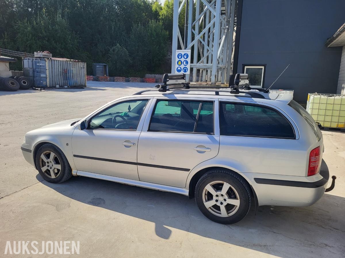 2004 Skoda Octavia 1.9 131hk cruisekontroll hengerefeste 161000km