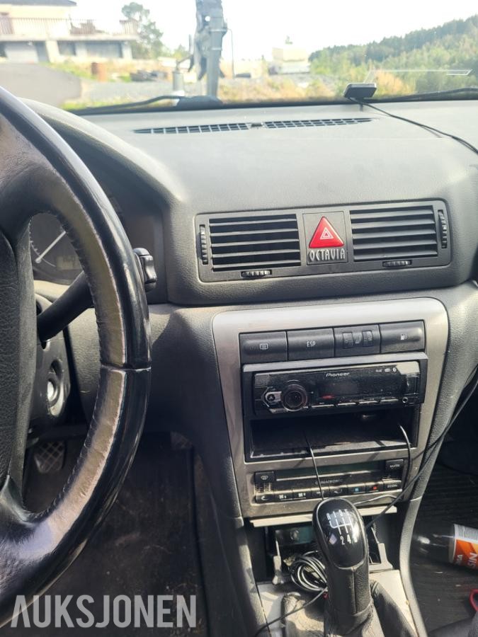 2004 Skoda Octavia 1.9 131hk cruisekontroll hengerefeste 161000km