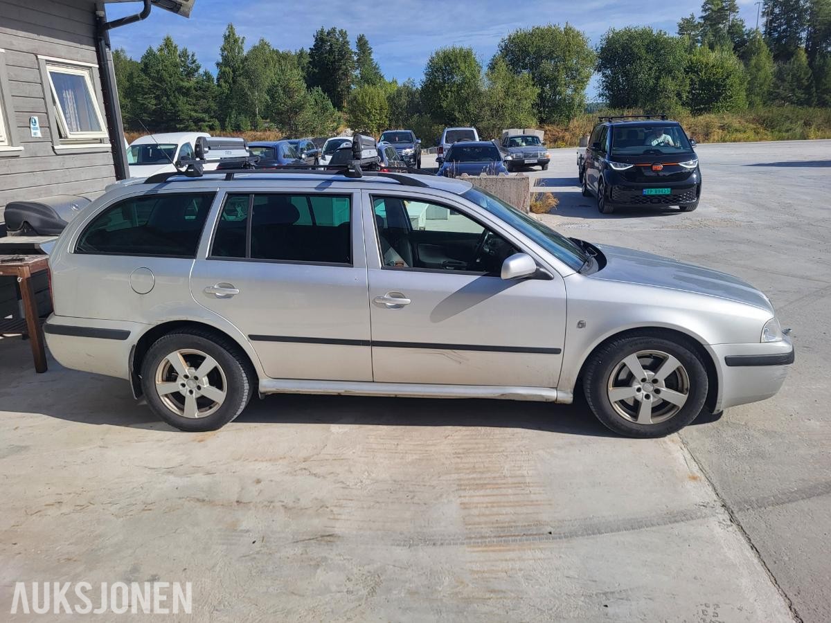 2004 Skoda Octavia 1.9 131hk cruisekontroll hengerefeste 161000km