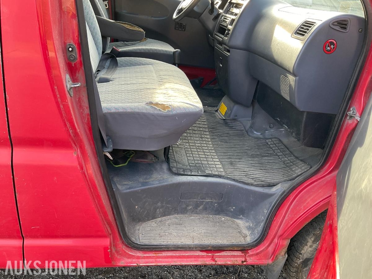 2002 Toyota HiAce,2.5-102 D