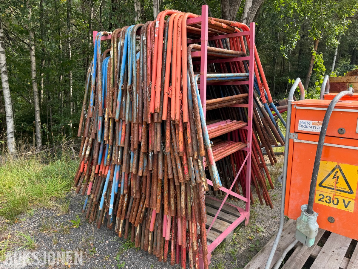 STORT PARTI GIPSBUKKER / MALINGSBUKKER / ARBEIDSBUKKER MED LAGRINGSSTATIV