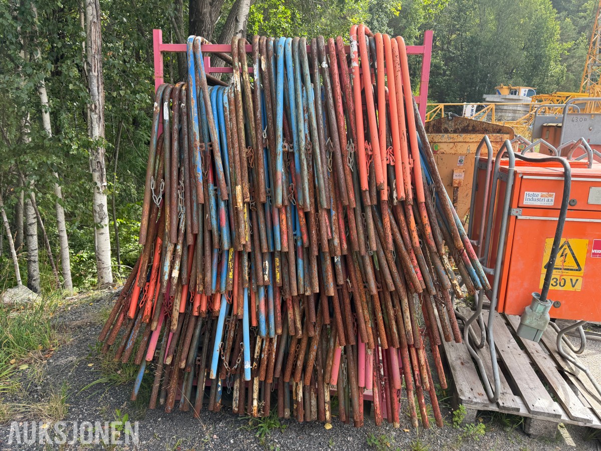 STORT PARTI GIPSBUKKER / MALINGSBUKKER / ARBEIDSBUKKER MED LAGRINGSSTATIV