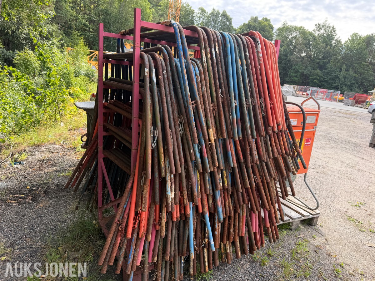 STORT PARTI GIPSBUKKER / MALINGSBUKKER / ARBEIDSBUKKER MED LAGRINGSSTATIV
