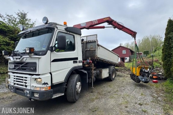 2000 Volvo FM7 4x2 kranbil HMF 753 K2 - 3-veis tipp - kran sertifisert - Eu-godkjent til 09/27 - Km: 285000 km