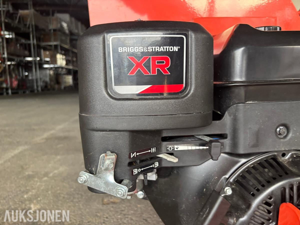 2024 Beaver-XL flishugger med Briggs & Stratton XR-motor. 23065