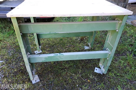 Solid arbeidsbord