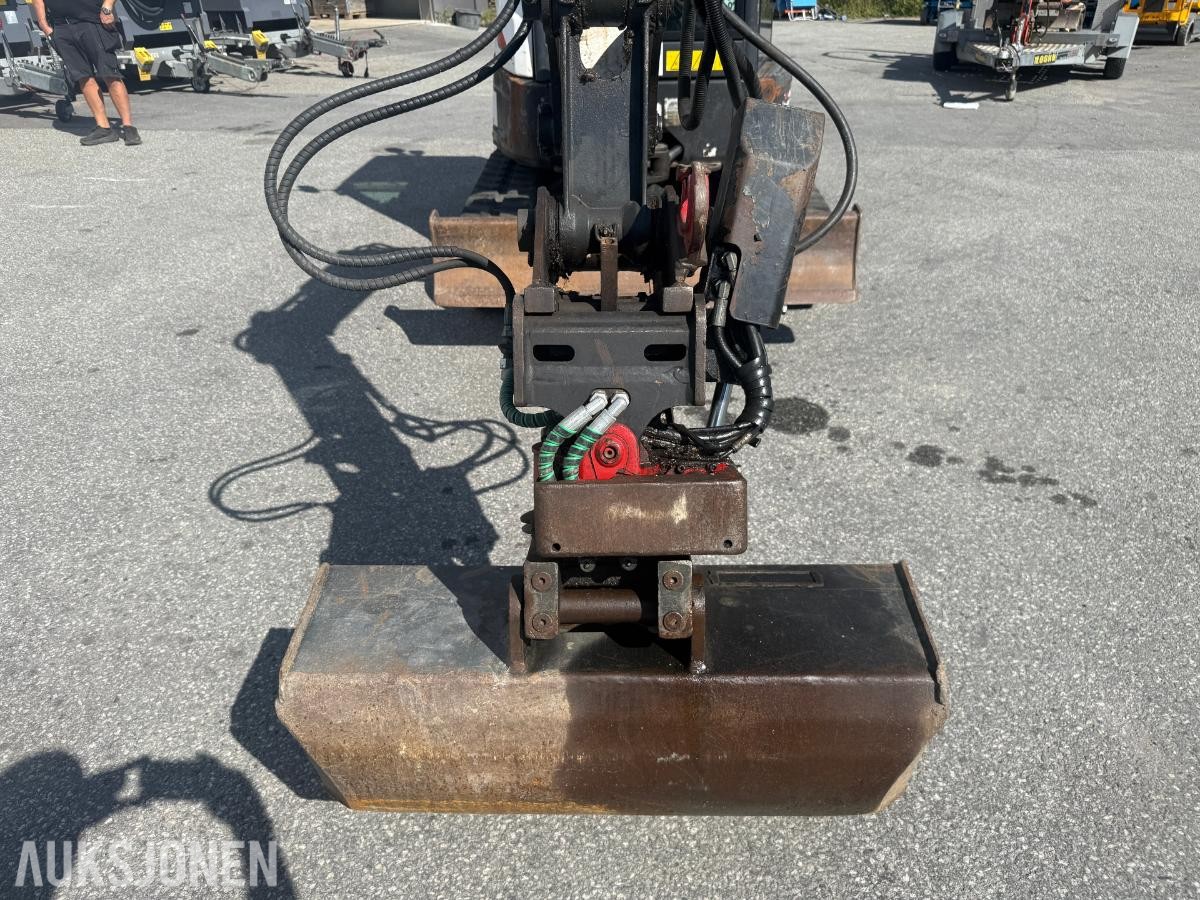 2018 Bobcat E27z minigraver med tiltrotator og graveskuff