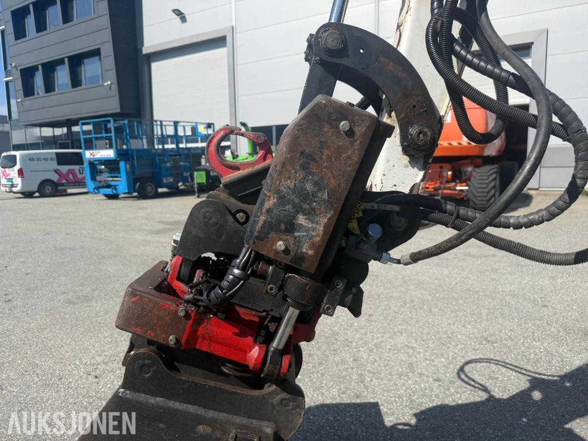 2018 Bobcat E27z minigraver med tiltrotator og graveskuff